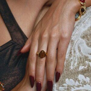 Gold Ring with Brown Stone Q217